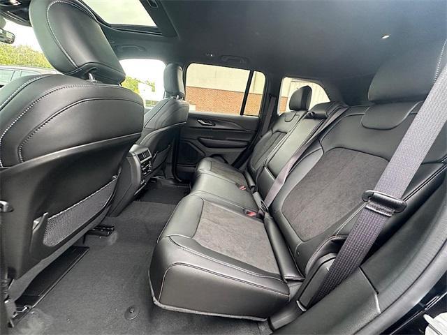 new 2025 Jeep Grand Cherokee car, priced at $41,980