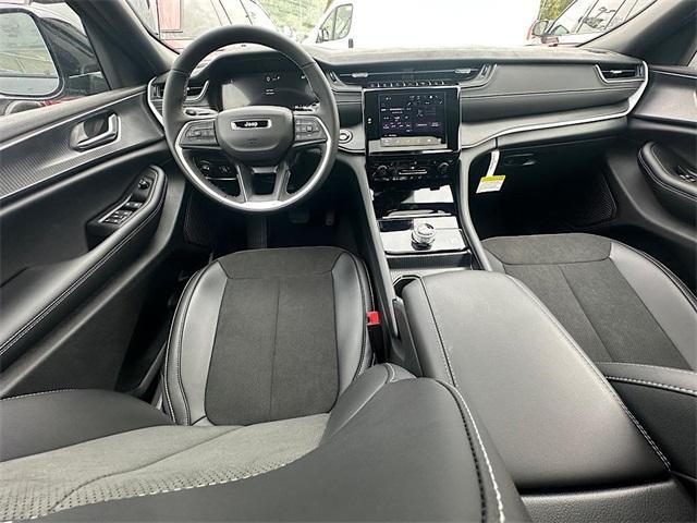 new 2025 Jeep Grand Cherokee car, priced at $41,980