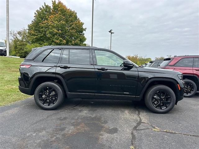 new 2025 Jeep Grand Cherokee car, priced at $41,980