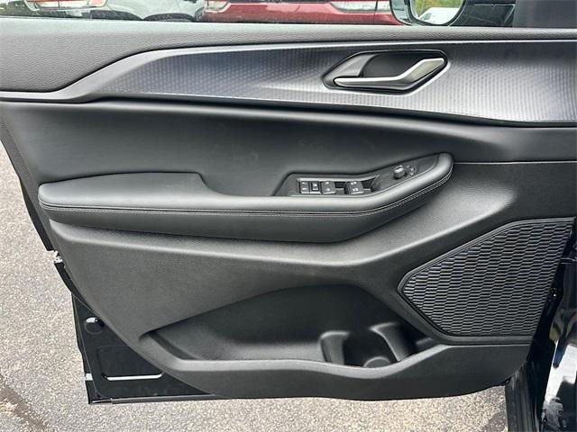 new 2025 Jeep Grand Cherokee car, priced at $41,980