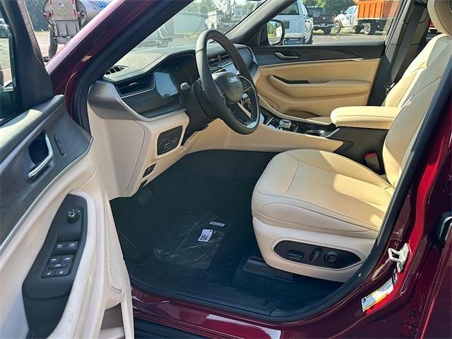 new 2025 Jeep Grand Cherokee car, priced at $43,510