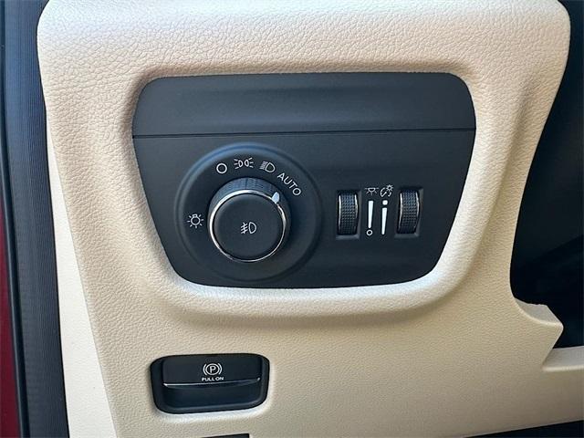 new 2025 Jeep Grand Cherokee car, priced at $43,510