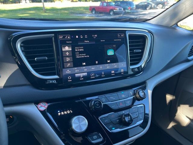used 2024 Chrysler Pacifica car, priced at $29,995