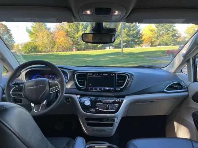 used 2024 Chrysler Pacifica car, priced at $29,995