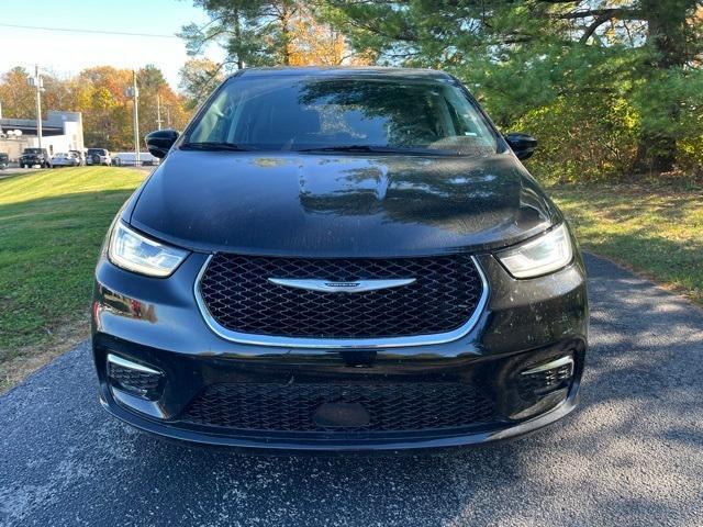 used 2024 Chrysler Pacifica car, priced at $29,995