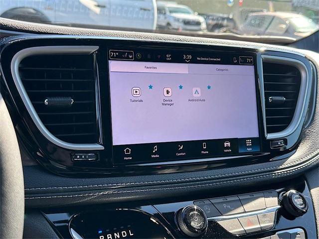 new 2026 Chrysler Pacifica car, priced at $35,960