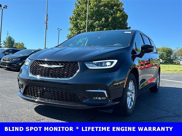 new 2026 Chrysler Pacifica car, priced at $35,960