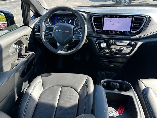 new 2026 Chrysler Pacifica car, priced at $35,960