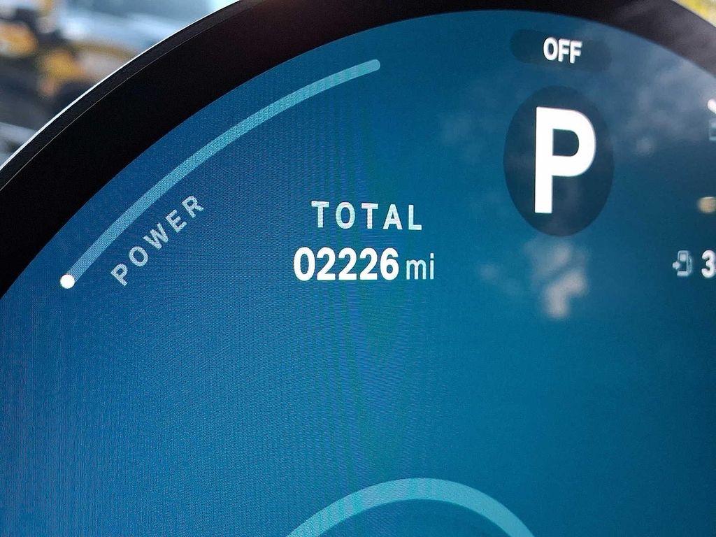 used 2025 MINI Hardtop car, priced at $27,499