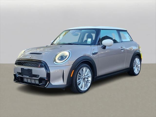 used 2022 MINI Hardtop car, priced at $24,499