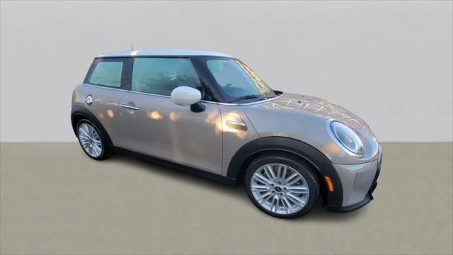 used 2022 MINI Hardtop car, priced at $24,499