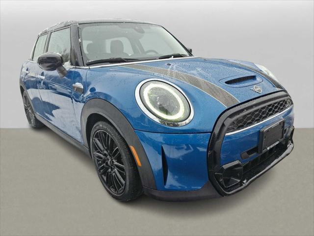 used 2022 MINI Hardtop car, priced at $20,499