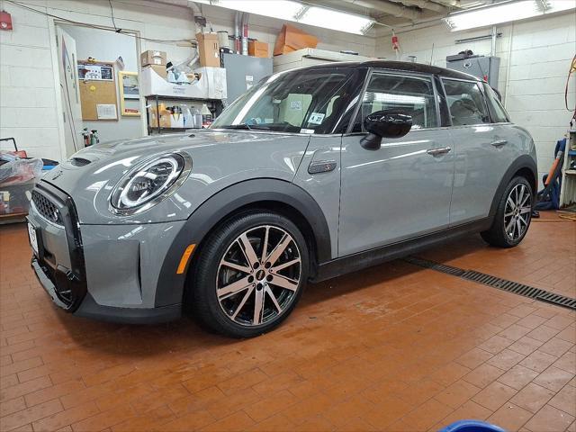 used 2022 MINI Hardtop car, priced at $22,999
