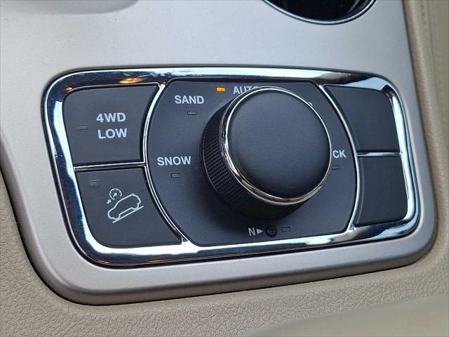 used 2015 Jeep Grand Cherokee car, priced at $10,499