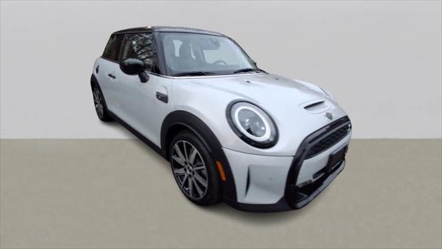 used 2023 MINI Hardtop car, priced at $26,999