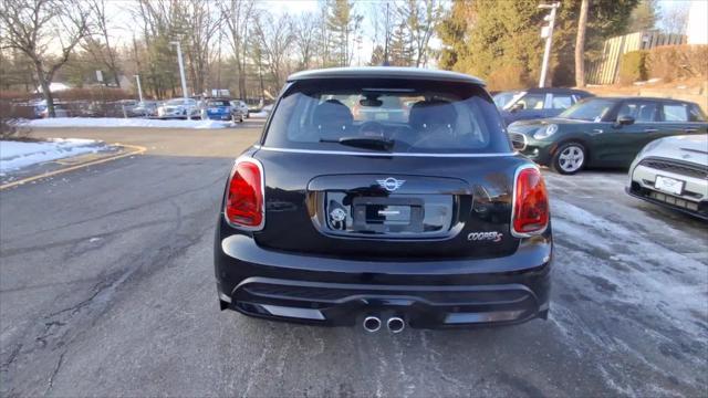 used 2022 MINI Hardtop car, priced at $21,499