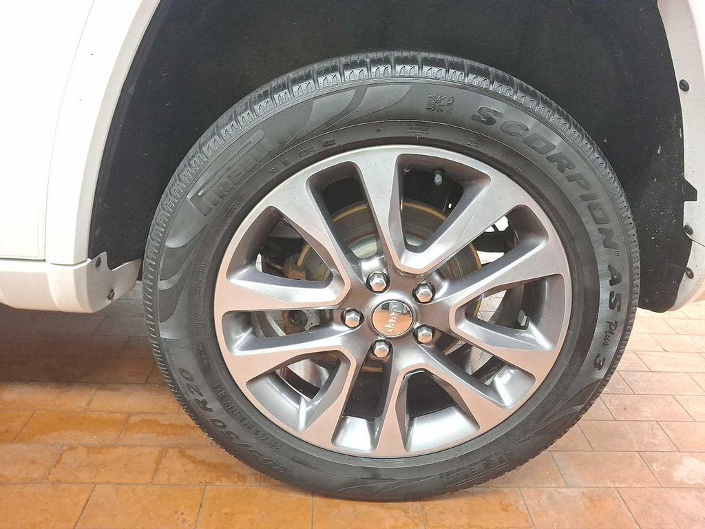 used 2017 Jeep Grand Cherokee car, priced at $16,899