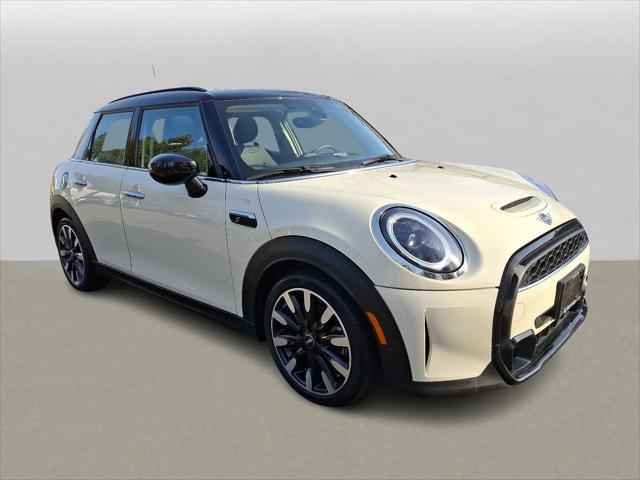 used 2022 MINI Hardtop car, priced at $23,499