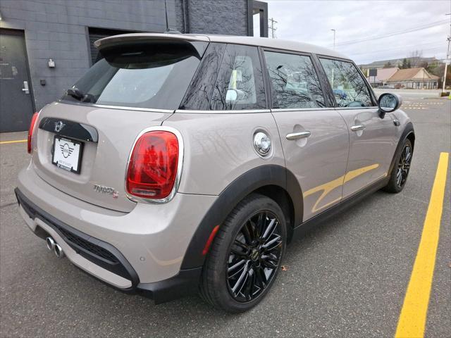 used 2024 MINI Hardtop car, priced at $27,499