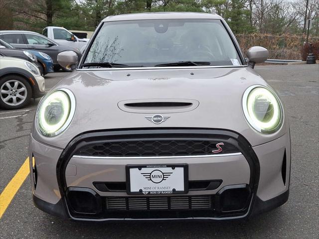 used 2024 MINI Hardtop car, priced at $27,499