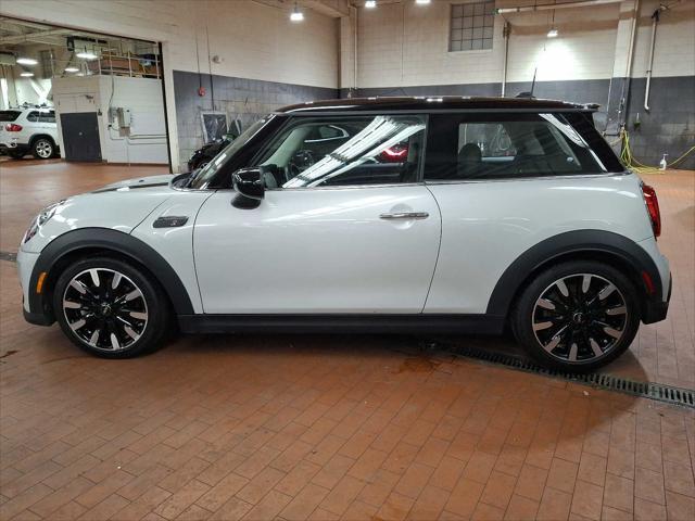 used 2022 MINI Hardtop car, priced at $23,499