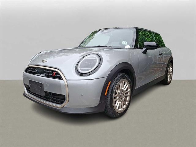used 2025 MINI Hardtop car, priced at $31,799