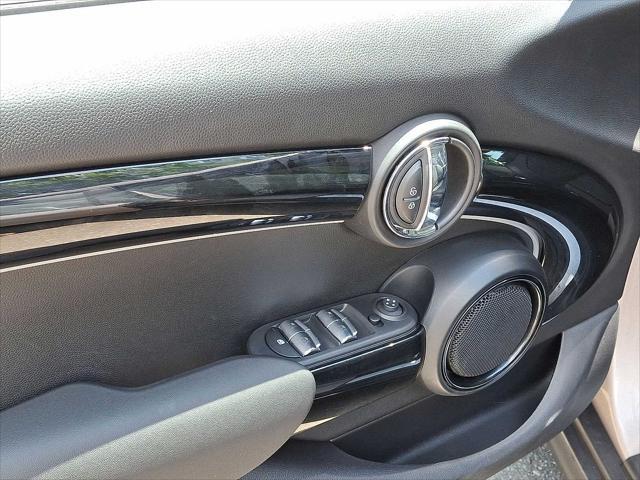 used 2023 MINI Hardtop car, priced at $25,799
