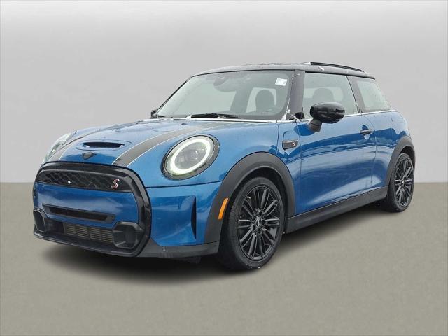 used 2022 MINI Hardtop car, priced at $19,999