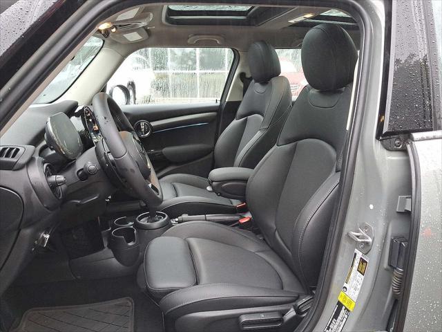 used 2023 MINI Hardtop car, priced at $25,499