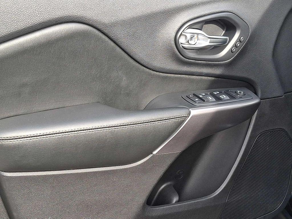 used 2019 Jeep Cherokee car, priced at $14,699