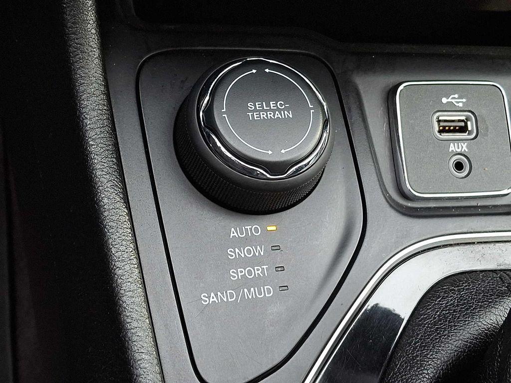 used 2019 Jeep Cherokee car, priced at $14,699