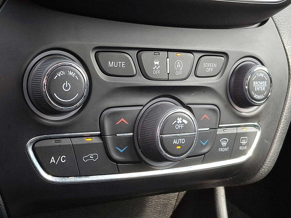 used 2019 Jeep Cherokee car, priced at $14,699