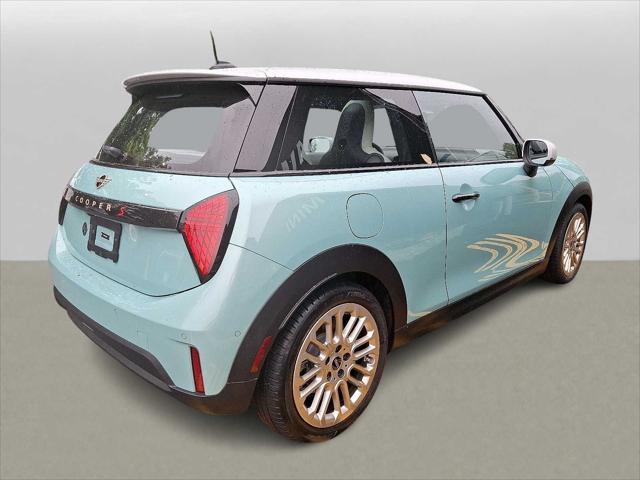 used 2025 MINI Hardtop car, priced at $32,899