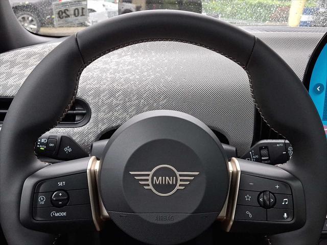 used 2025 MINI Hardtop car, priced at $32,899