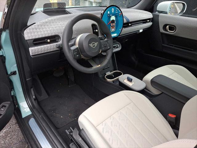 used 2025 MINI Hardtop car, priced at $32,899