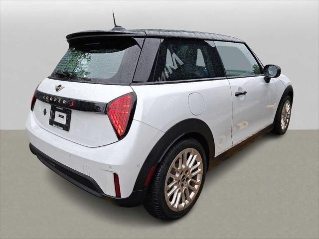 used 2025 MINI Hardtop car, priced at $32,799