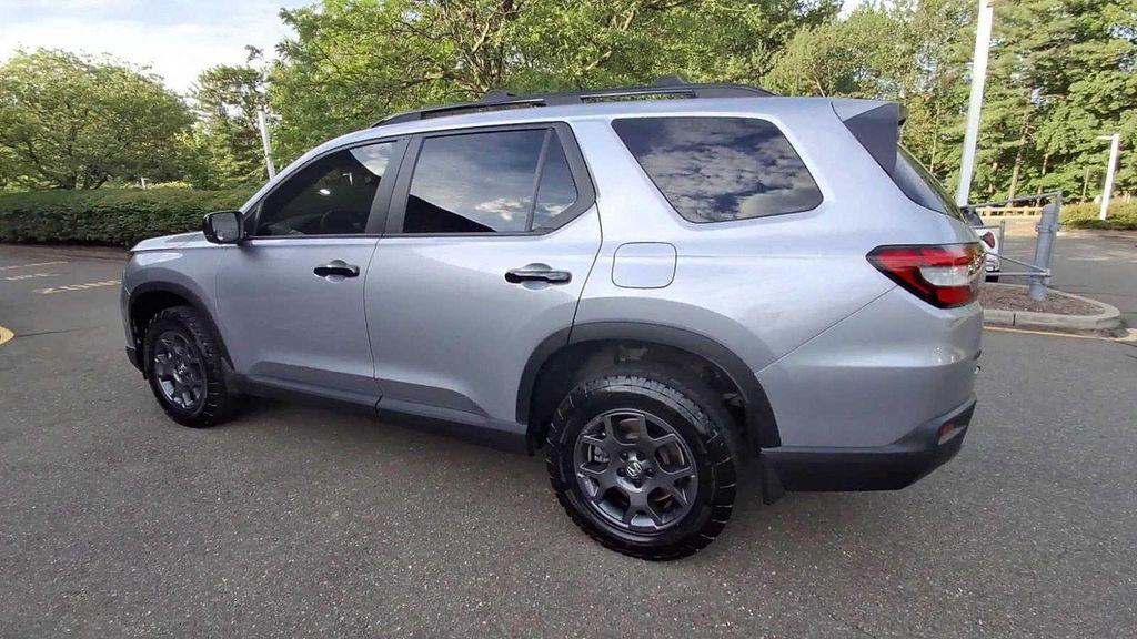 used 2024 Honda Pilot car, priced at $43,999