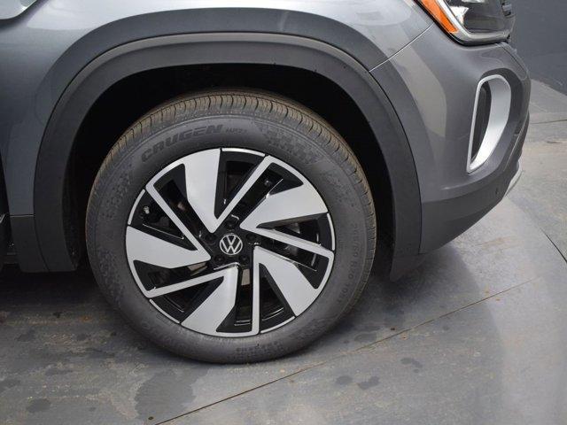 new 2024 Volkswagen Atlas car, priced at $49,918