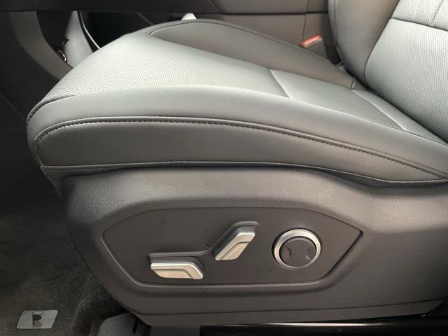 new 2025 Hyundai Santa Fe car, priced at $36,925