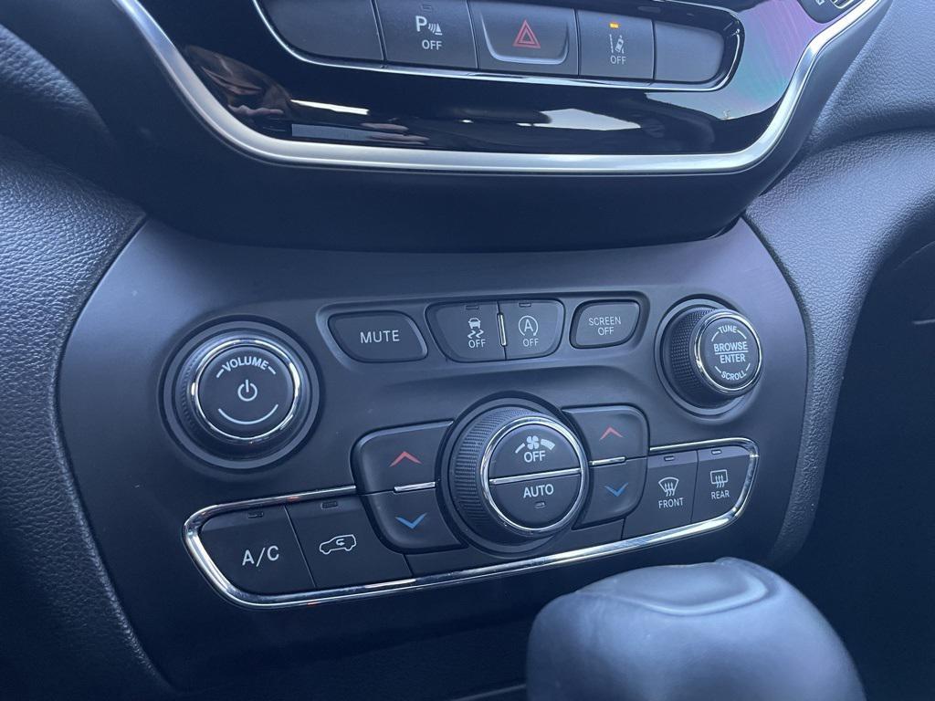 used 2020 Jeep Cherokee car, priced at $18,292