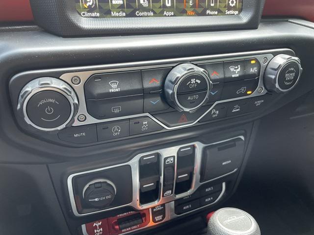 used 2022 Jeep Gladiator car, priced at $35,280