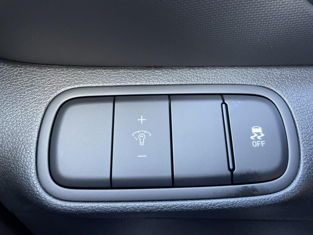 new 2025 Hyundai Venue car, priced at $24,118