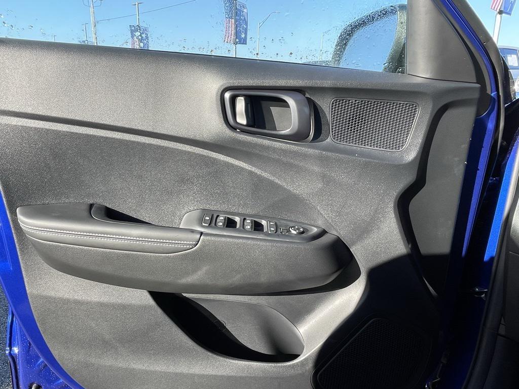 new 2025 Hyundai Venue car, priced at $24,118