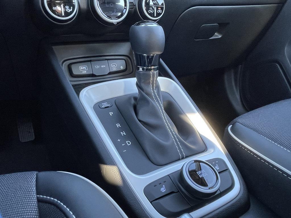 new 2025 Hyundai Venue car, priced at $24,118