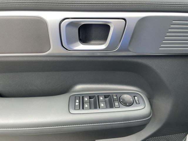 new 2025 Hyundai Santa Fe car, priced at $37,014