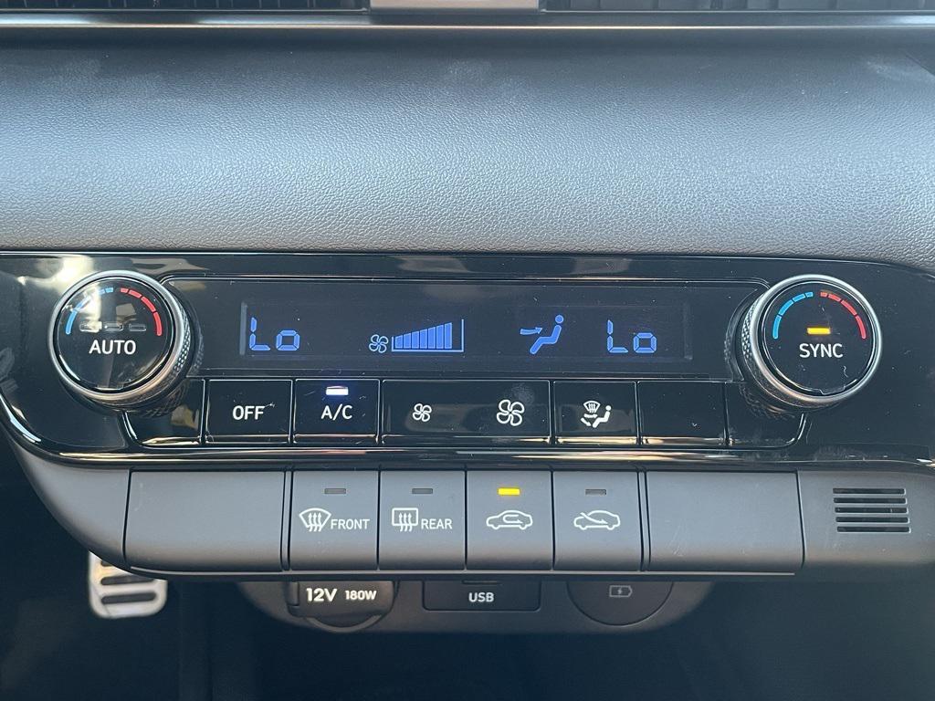 new 2025 Hyundai Elantra car, priced at $23,696