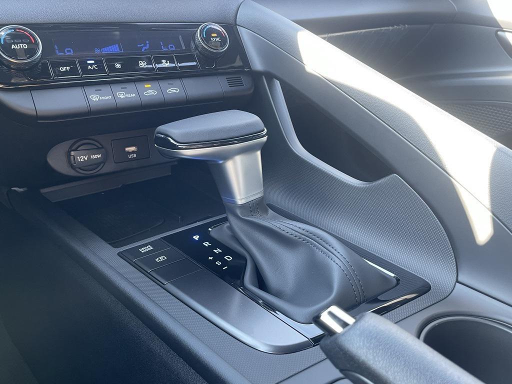 new 2025 Hyundai Elantra car, priced at $23,696