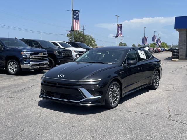 new 2025 Hyundai Sonata Hybrid car, priced at $37,101