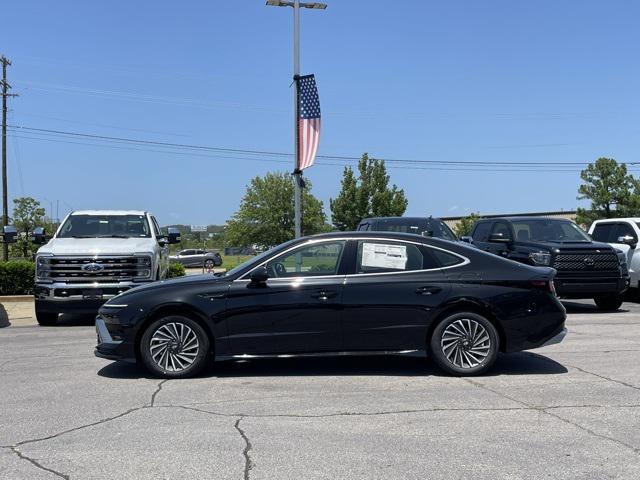 new 2025 Hyundai Sonata Hybrid car, priced at $37,101