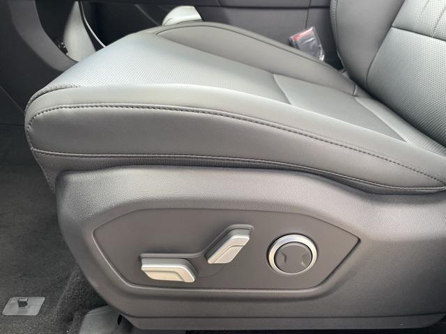 new 2025 Hyundai Santa Fe car, priced at $38,877